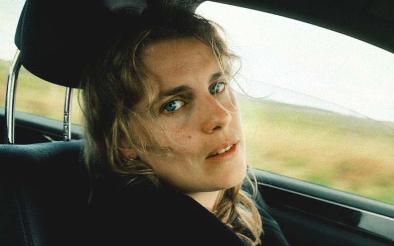 MARIKA HACKMAN ANNOUNCES NEW ALBUM FALSE DOGS AND SHARES FIRST SINGLE “33”